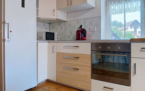 Cerny Dul 400: Piso, Gabinetes, Aparato De Cocina, Madera, Electrodoméstico, Suelo, Diseño De Interiores, Mostrador, Cocina, Mueble