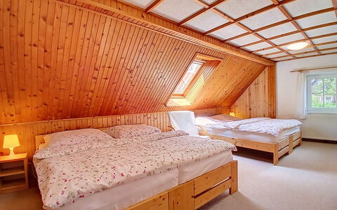 Cerny Dul 400: Madera, Habitación, Cama, Casa, Lecho, Mueble, Sábana, Marco De La Cama, Cabaña, Madera Dura