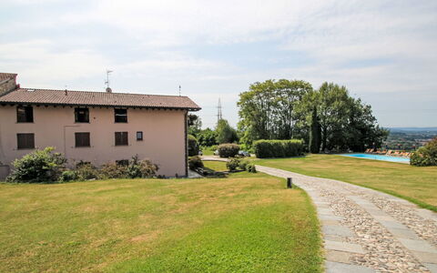 Annika: Hierba, El Terreno Del Lote, Llanura, Césped, Inmuebles, Jardín, Paisajismo, Prado, Yarda, Casa De Campo