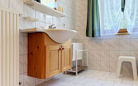 Resimini: Piso, Arreglo De Tubería, Lavabo Del Baño, Diseño De Interiores, Lavabo, Suelo, Baño, Grifo, Plomería, Loseta
