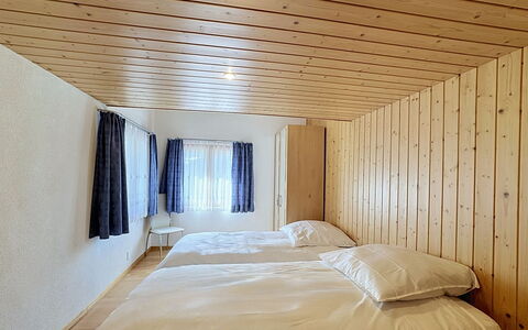 Haus Wasserfall: Pared, Madera, Suelo, Piso, Techo, Diseño De Interiores, Habitación, Cama, Sábana, Habitación