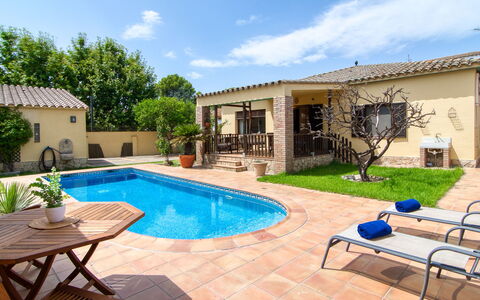 Sunrise: Azul, Piscina, Material Compuesto, Sombra, Recurso, Inmuebles, Hacienda, Villa, Centro De Ocio