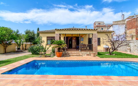 Sunrise: Azul, Piscina, Material Compuesto, Sombra, Recurso, Inmuebles, Hacienda, Villa, Centro De Ocio