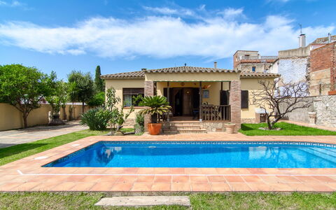 Sunrise: Azul, Piscina, Material Compuesto, Sombra, Recurso, Inmuebles, Hacienda, Villa, Centro De Ocio