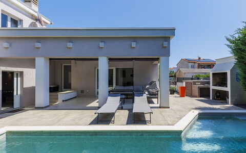 A.e.m: Piscina, Barrio Residencial, Arquitectura, Casa, Material Compuesto, Sombra, Inmuebles, Hormigón, Recurso, Patio