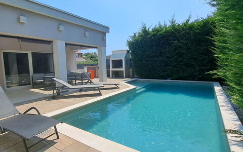 A.e.m: Azul, Piscina, Material Compuesto, Sombra, Recurso, Inmuebles, Hacienda, Villa, Centro De Ocio