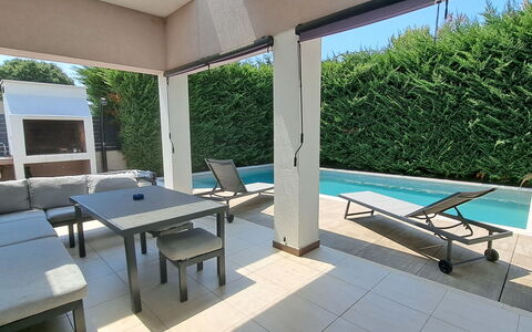 A.e.m: Azul, Piscina, Material Compuesto, Sombra, Recurso, Inmuebles, Hacienda, Villa, Centro De Ocio