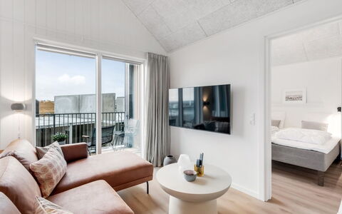 Thormund - 400M from the Sea: Diseño De Interiores, Techo, Mueble, Suelo, Piso, Casa, Departamento, Arrojar La Almohada, Habitación, Sala
