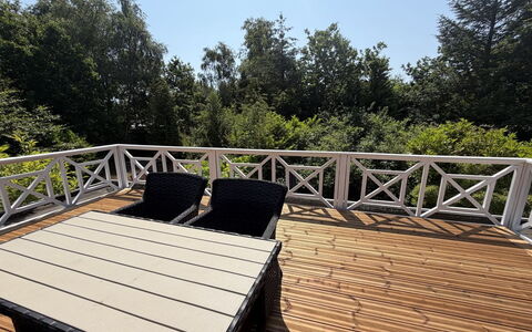 Lonneke - from the Sea: Madera, Mueble, Mueble Para Exteriores, Cubierta, Suelos De Madera, Madera Dura, Mesa Al Aire Libre, Tablón, Manchas De Madera, Porche