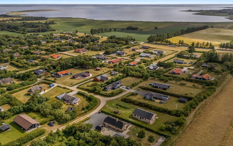 Meindor - 450M to the Fjord: Vista Panorámica, Fotografía Aérea, Barrio Residencial, Paisaje, Llanura, El Terreno Del Lote, Suburbio, Asentamientos Humanos, Diseño Urbano, Casa