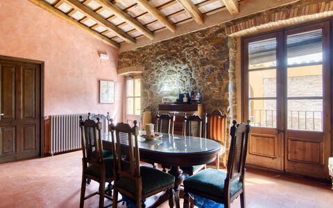 Mas Nualart: Mueble, Pared, Diseño De Interiores, Piso, Madera, Mesa, Silla, Comedor, Cocina Y Comedor Mesa, Suelo