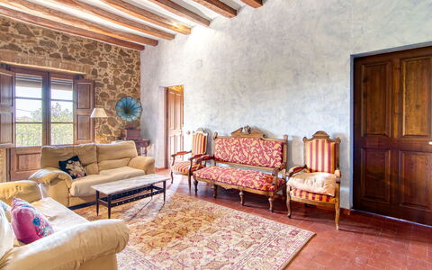 Mas Nualart: Pared, Mueble, Piso, Diseño De Interiores, Suelo, Techo, Habitación, Silla, Planta De Casa, Sala