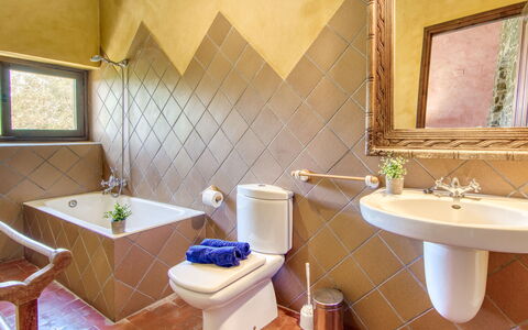 Mas Nualart: Diseño De Interiores, Piso, Suelo, Arreglo De Tubería, Pared, Baño, Mueble, Encendiendo, Plomería, Grifo