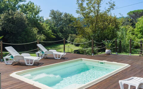 Casa Lulù: Piscina, Mueble Para Exteriores, Ocio, Material Compuesto, Recurso, Jardín, Cubierta, Sombra, Paraguas