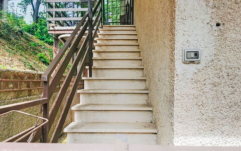 La Casa dei Cedri: Barrio Residencial, Casa, Departamento, Diseño Urbano, Balcón, Sombra, La Luz Del Día, Yeso
