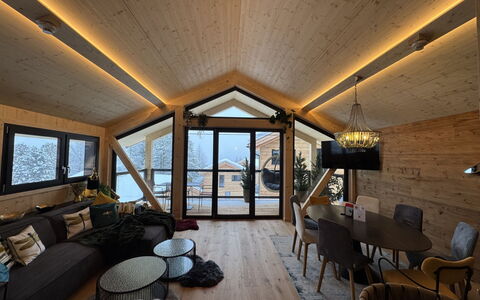 02 Nth056 18G Sup Chalet mit Sauna und Hot Tub 2 e: Casa, Arbusto, Casa, Barrio Residencial, Inmuebles, Cabaña, Hacienda, Yarda, Sombra, Césped