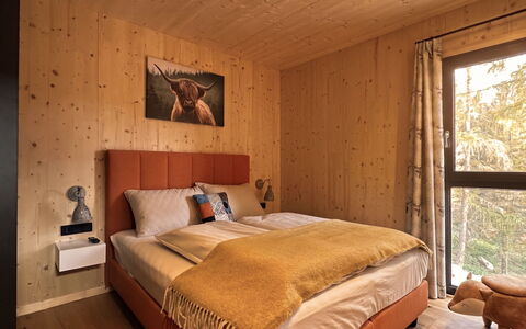 02 Nth056 18G Sup Chalet mit Sauna und Hot Tub 2 e: Habitación, Cama, Mueble, Diseño De Interiores, Sábana, Madera, Piso, Suelo, Lecho, Habitación