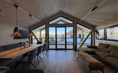 02 Nth052 18C Sup Chalet mit Sauna und Hot Tub 2 e: Casa, Arbusto, Casa, Barrio Residencial, Inmuebles, Cabaña, Hacienda, Yarda, Sombra, Césped