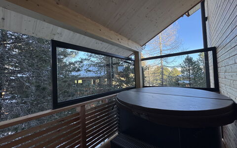 02 Nth052 18C Sup Chalet mit Sauna und Hot Tub 2 e: Casa, Arbusto, Casa, Barrio Residencial, Inmuebles, Cabaña, Hacienda, Yarda, Sombra, Césped