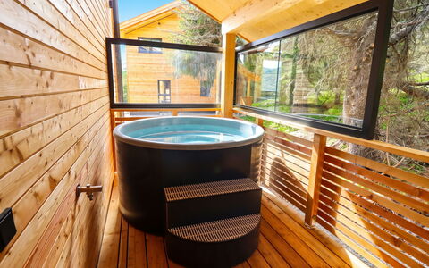 02 Nth053 18D Sup Chalet mit Sauna und Hot Tub 2 e: Edificio, Casa, Ventana, Casa, Techo, Barrio Residencial, Arbusto, Cabaña, El Terreno Del Lote