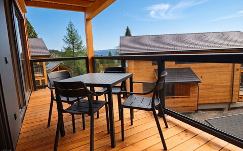 02 Nth053 18D Sup Chalet mit Sauna und Hot Tub 2 e: Edificio, Casa, Ventana, Casa, Techo, Barrio Residencial, Arbusto, Cabaña, El Terreno Del Lote