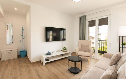 Elvix Nerja Center B: Casa, Arbusto, Casa, Barrio Residencial, Inmuebles, Cabaña, Hacienda, Yarda, Sombra, Césped