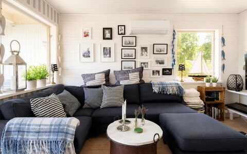 Havsdrömmen: Casa, Arbusto, Casa, Barrio Residencial, Inmuebles, Cabaña, Hacienda, Yarda, Sombra, Césped
