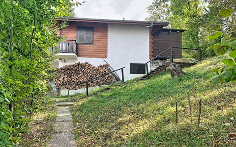 Prima 1084: Madera, Casa, Área Rural, Cabaña, Patio Interior, Vía Muerta, Pendiente, Jardín, Yarda