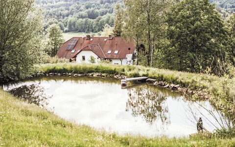 U Šenkýře Mikeše: Cuerpo De Agua, Paisaje Natural, Corriente De Agua, Paisaje, Banco, Casa, Área Rural, Estanque, Casa