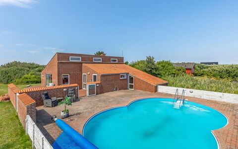 Scarlet - 500M from the Sea: Azul, Piscina, Casa De Campo