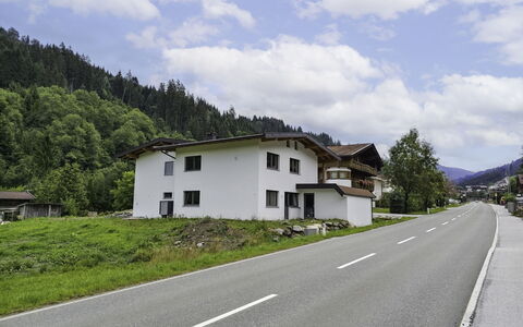 Auffach 602: Casa, Casa, Techo, Barrio Residencial, Paisaje, Asfalto, Asentamientos Humanos, Cabaña, Área Rural, Hill Station