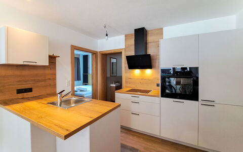 Auffach 602: Mostrador, Cocina, Piso, Diseño De Interiores, Gabinetes, Madera, Mueble, Aparato De Cocina, Suelo, Casa