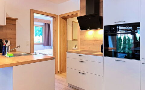 Auffach 602: Aparato De Cocina, Piso, Cocina, Diseño De Interiores, Mostrador, Mueble, Gabinetes, Madera, Electrodoméstico, Suelo