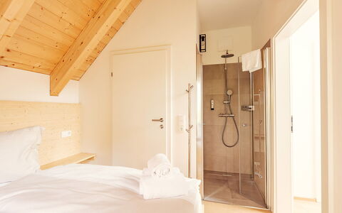 Niederwölz 602: Casa, Habitación, Madera Dura, Manchas De Madera, Lecho, Cama, Hotel, Sábana, Suelos De Madera, Villa