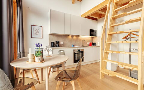 Niederwölz 604: Mueble, Diseño De Interiores, Piso, Suelo, Madera, Suelos De Madera, Habitación, Techo, Silla, Casa