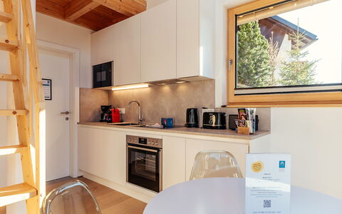 Niederwölz 605: Diseño De Interiores, Mueble, Madera, Piso, Cocina, Mostrador, Habitación, Aparato De Cocina, Suelo, Encendiendo