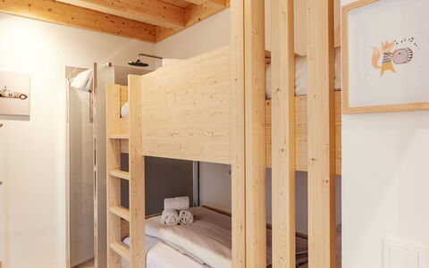 Niederwölz 606: Diseño De Interiores, Madera, Piso, Suelo, Litera, Habitación, Techo, Mueble, Cama, Habitación