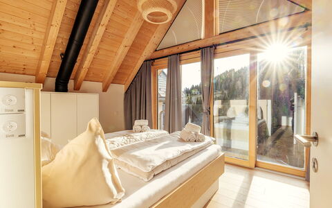 Niederwölz 606: Madera, Diseño De Interiores, Casa, Habitación, Techo, Manchas De Madera, Cama, Madera Dura, Hotel, Lecho