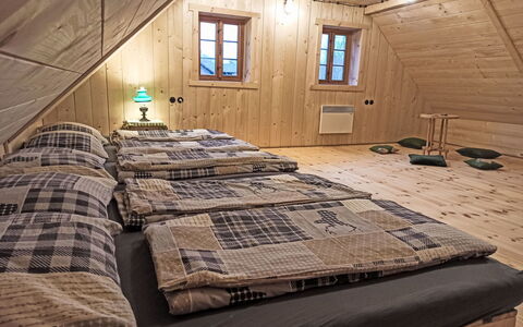 U Kazíků: Habitación, Madera, Cama, Suelo, Piso, Sábana, Lecho, Diseño De Interiores, Casa, Mueble