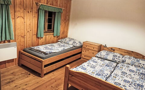 U Kazíků: Madera, Piso, Suelo, Habitación, Cama, Mueble, Diseño De Interiores, Litera, Marco De La Cama, Madera Dura