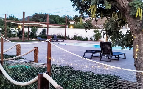 Mar de Cristal Playa Honda 500: Sombra, Piscina, Estructura Al Aire Libre, Recurso, Patio Interior, Fuente De Agua