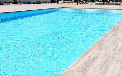 Mar de Cristal Playa Honda 500: Azul, Agua, Piscina, Material Compuesto, Ocio, Mueble Para Exteriores, Recurso, Sombra