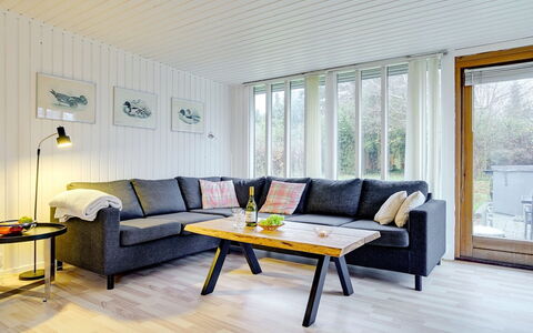 Aasta - 500M from the Sea: Mueble, Sofá, Diseño De Interiores, Piso, Madera, Suelo, Sala, Casa, Suelos De Madera