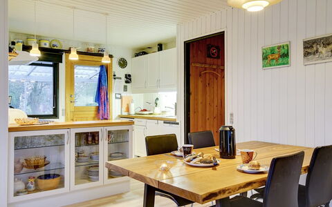 Aasta - 500M from the Sea: Mueble, Diseño De Interiores, Piso, Madera, Techo, Lámpara, Cocina, Suelo, Habitación, Mostrador