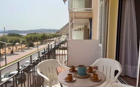 Aubí: Azul, Balcón, Pretil, Departamento, Cerca, Mar, Recurso, Condominio, Piscina, Hotel