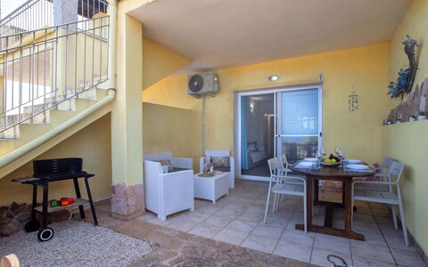 Sunset House Isola Rossa: Azul, Balcón, Pretil, Departamento, Cerca, Mar, Recurso, Condominio, Piscina, Hotel