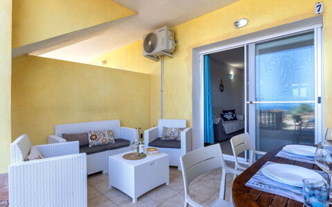 Sunset House Isola Rossa: Azul, Balcón, Pretil, Departamento, Cerca, Mar, Recurso, Condominio, Piscina, Hotel