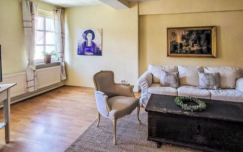 Marktblick: Mueble, Diseño De Interiores, Piso, Suelo, Pared, Sofá, Madera, Habitación, Techo, Sala