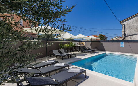 Laluma: Mueble Para Exteriores, Sombra, Piscina, Hotel, Recurso, Villa