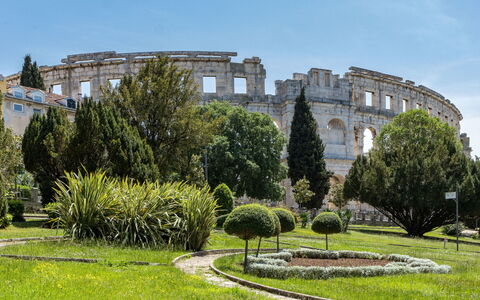 Laluma: Arbusto, Jardín, Atracción Turística, Arquitectura Clásica, Paisajismo, Parque, Palacio, Residencia Oficial, Jardín Botánico